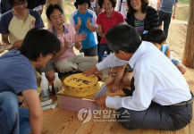 고 노무현 전 대통령의 퇴임 후 첫 생일