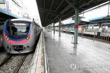 지하철 1호선 단전…서울~인천 전면 운행중단(2보)