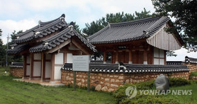 장보고 기리는 사당