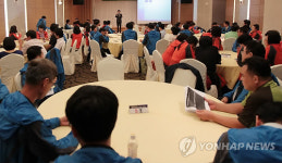 분임토의 하는 청주시.청원군 직원들