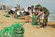 공군 18 비행단 강릉 안목 해변 청소
