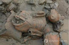 예천서 고려시대 소조 나한상 발굴