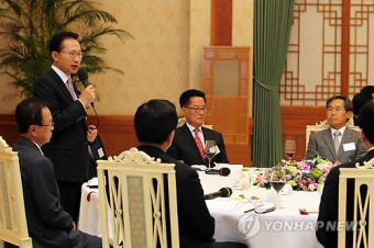 윤석열 대통령, 이명박 전 대통령과 함께한 한남동 관저 만찬
