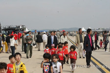 군산 미 공군 오픈 하우스 행사 성황