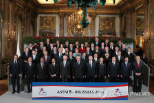 기념촬영하는 아셈(ASEM) 정상들