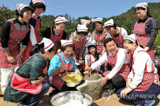 "두부만들기 재밌어요"