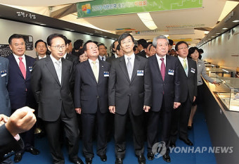 이 대통령 교육 역사관 관람
