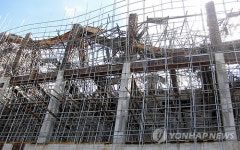 양주서 증축 중인 공장 구조물 붕괴