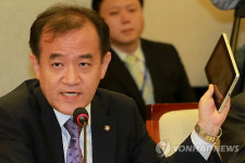 <2010 국감>질의하는 진성호 의원