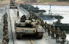 부교를 신속하게 건너라