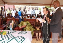 세네갈 관개개발사업 준공식서 기념사 읽는 김형국 대사