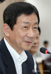<2010 국감> 질의하는 진영 의원