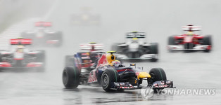 <F1 코리아> 우중 레이싱 펼치는 마크 웨버