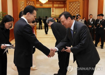 국빈 만찬 손님 맞는 이 대통령