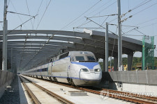 KTX, 진영역에 정차하고 노무현역 병기