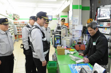 경기경찰청장, 지구대 `야간순찰 현장 체험