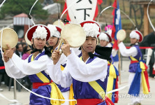 신명나게