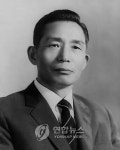 하순봉 박정희, 핵무기 공개후 하야하려했다