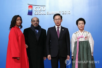 <G20> 이 대통령, 멜레스 제나위 에티오피아 총리 내외 영접