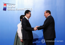 <G20> 이 대통령, 실비오 베를루스코니 이탈리아 대통령 영접