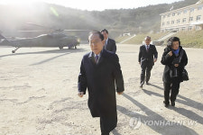 연평도 찾은 이회창 대표