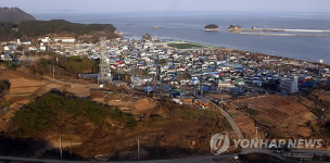 긴장속 침묵에 싸인 연평도