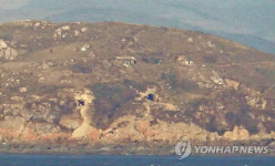 연평도 건너 북한군 동굴진지