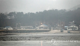 긴장속 침묵에 싸인 연평도