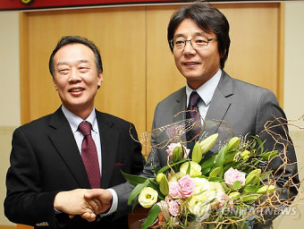 황선홍 포항 감독 취임