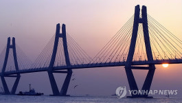 거가대교 일출 명소 각광..곳곳서 찰칵 찰칵