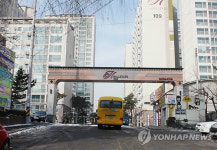 수년째 폐쇄된 수원 힐스테이트 진입도로