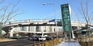 수원시내 육교 상당수 이용률 저조..도시미관 해쳐