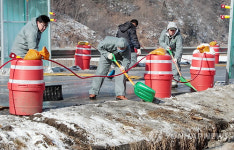<카메라뉴스> 구제역 방역 나선 충주시 기자단
