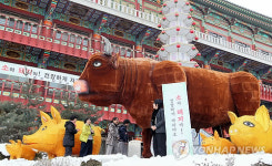 소야 돼지야 건강하게 자라다오