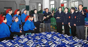 위문공연하는 예술단원들