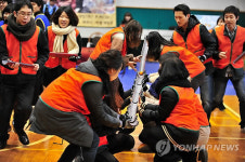 제주촌올림픽 감귤 나르기