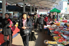 명절 앞둔 무주 시골장터 시끌벅적