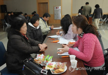 심리상담 받는 구제역 농민과 공무원들