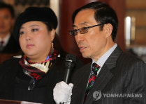 추모사하는 하쿠다 켄 백