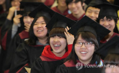가운입고 의젓한 졸업식 인천상정중학교