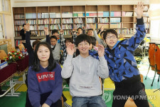 3년만에 졸업생 배출한 군산 내초분교