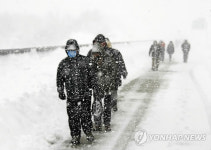 <르포> 死地 7번국도 고립 17시간..수십㎞ 탈출
