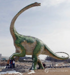 해남 공룡박물관에 초대형 공룡 조형물 눈길