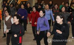체조로 노년의 건강을 지키자