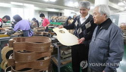 2대 걸친 장인정신..세계적인 수제 기타 만든다
