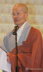 인사말하는 덕운스님