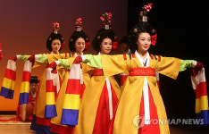 아름다운 궁중무용 '가인전목단'