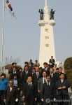민주당 춘천 충열탑 방문