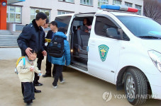 단양 단성자율방범대 7년째 학생 하교 봉사