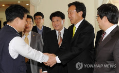 손학규 대표 한국노총 성남지부 방문